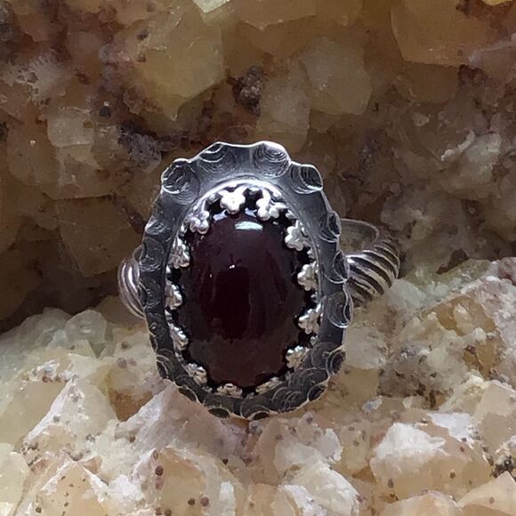 Ring, Garnet and Sterling Silver Ring, Handmade, size 8.5, NEW, Artisan - Picture 8 of 10